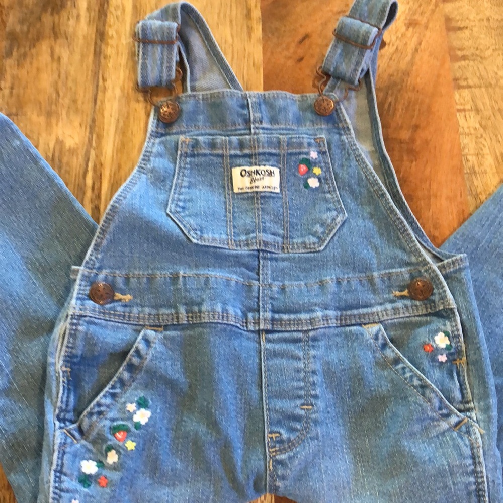 OshKosh Overalls with embroidered detail 2T - Picture 4 of 9